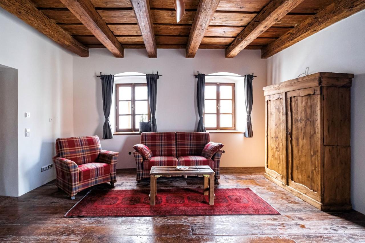 Knize Ferdinand Apartments Микулов Екстериор снимка