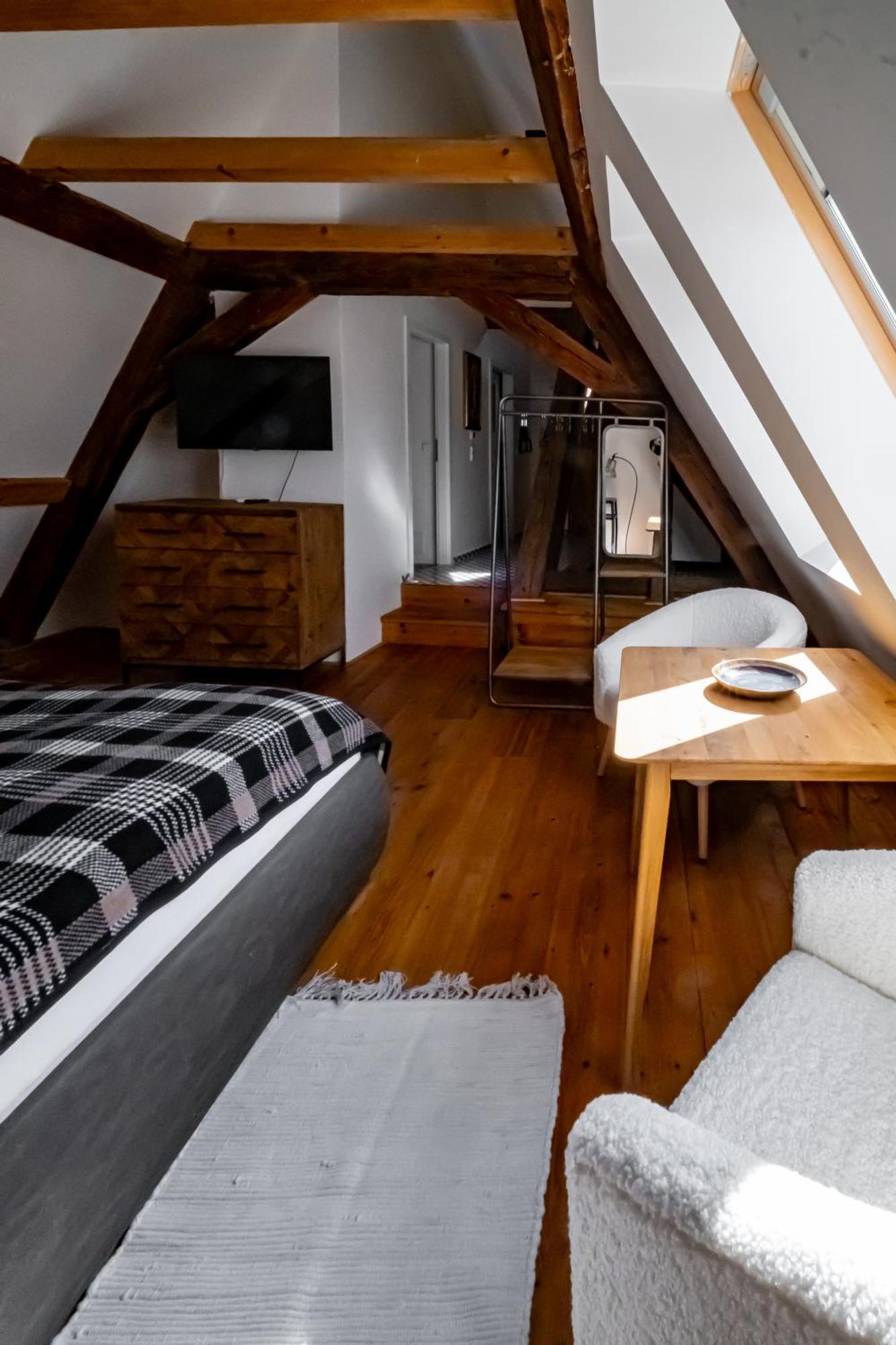Knize Ferdinand Apartments Микулов Екстериор снимка