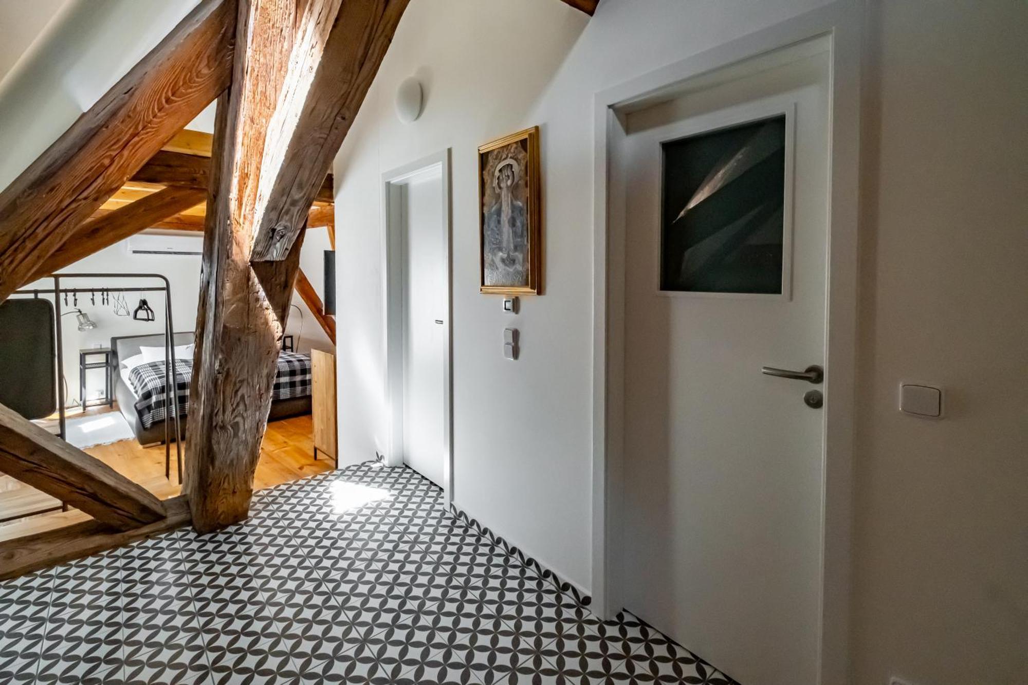 Knize Ferdinand Apartments Микулов Екстериор снимка